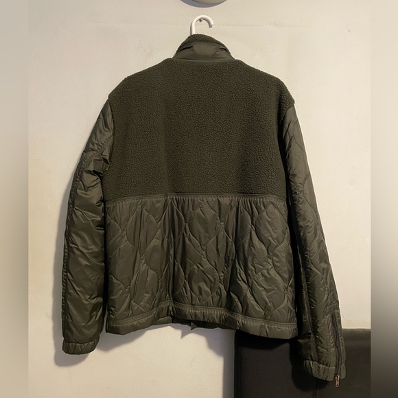 Superdry Mens Sherpa Quilted Hybrid Jacket in Dark Grey Green - Picture 2 of 10